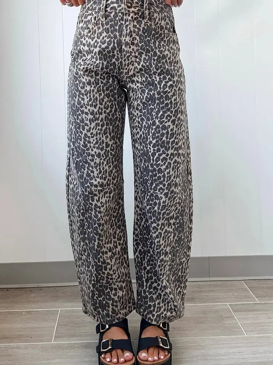Black Leo Barrel Jeans